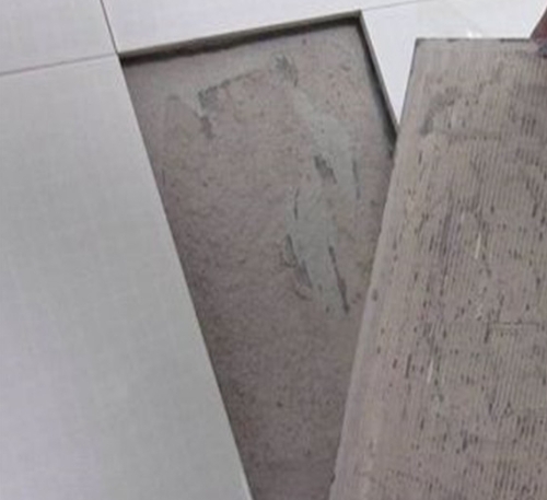 江西瓷砖空鼓维修公司分享瓷砖铺贴时如果打浆（即涂抹在瓷砖背面和基层上的砂浆或瓷砖胶）过少，会带来以下问题